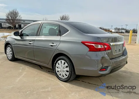 2017 Nissan Sentra S z USA, uszkodzony, nr VIN 3N1AB7AP1HY243419